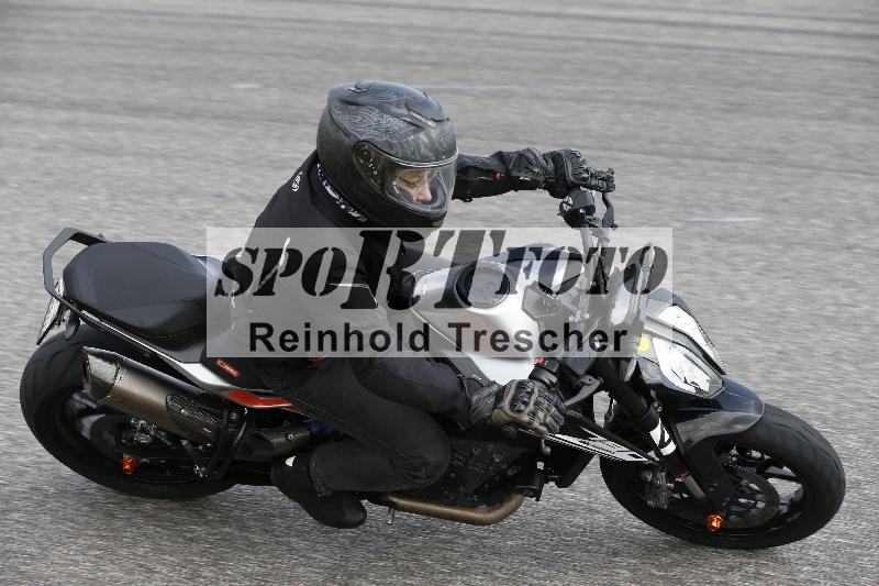 /Archiv-2025/09 22.04.2025 Cornu Master School ADR/rot-rouge/40